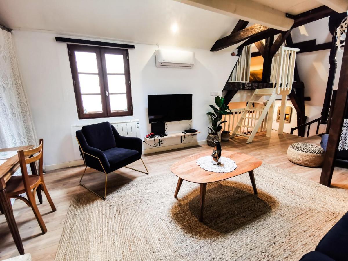 Loft Atypique Au Calme Avec Cour Privative Apartment Bourges Exterior photo
